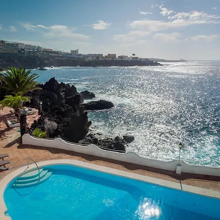 Ocean Front Two Bedroom Daire *