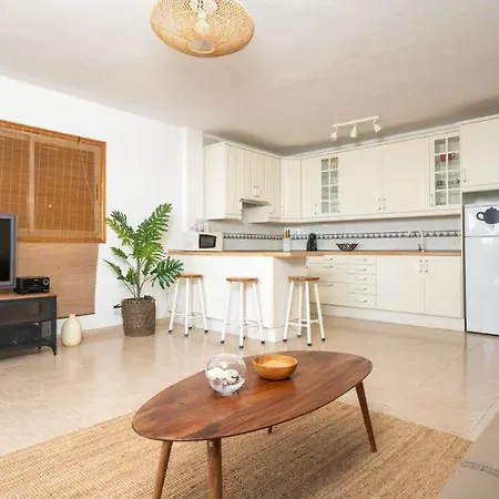 Daire Ocean Front Two Bedroom Puerto de Santiago (Tenerife)